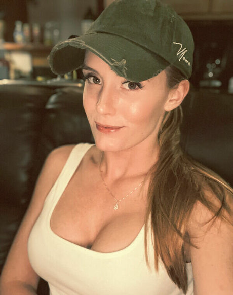 Pepper Reign art model img