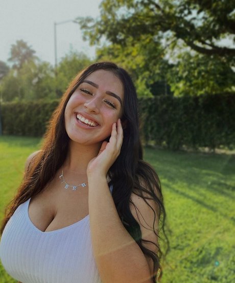 baelib naked star pic