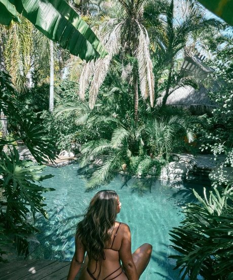 Kamie Crawford pretty actress galleries