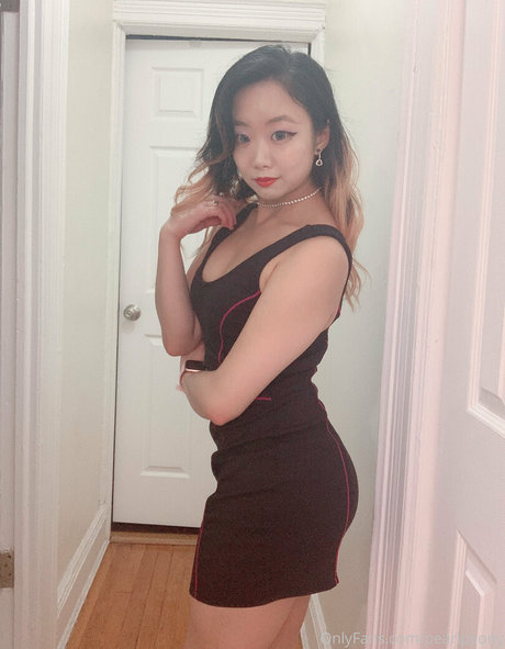 pearlpeony model sexy pics