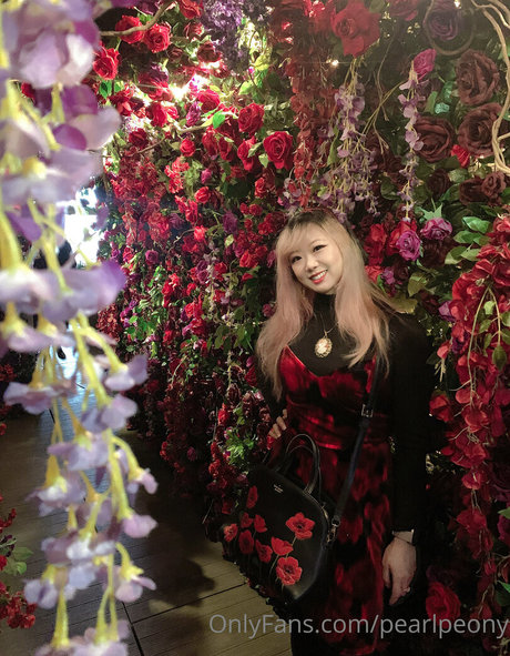 pearlpeony free actress photos