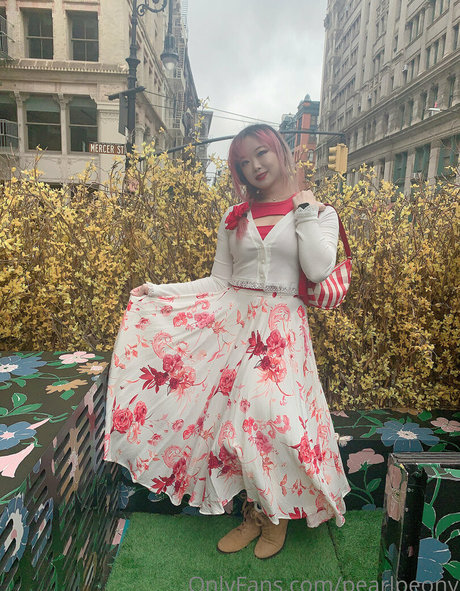 pearlpeony nude actress pic