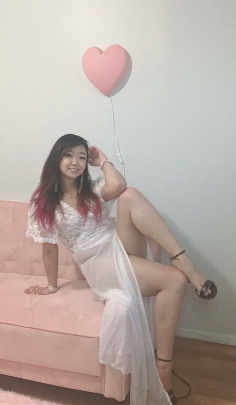 pearlpeony erotic actress image