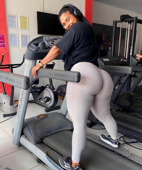 _flavialavinea star nude photo