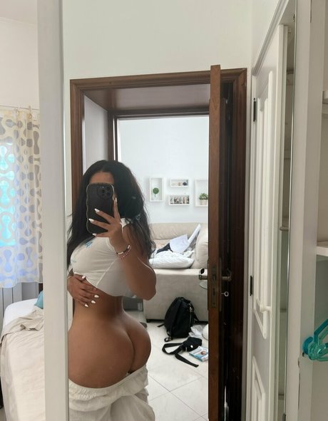 GazzyGurl star naked pic