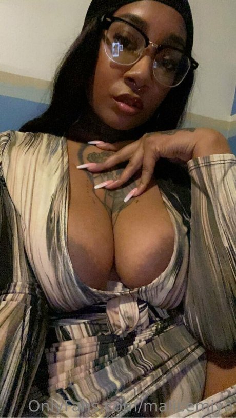 malicemiya hot star pics