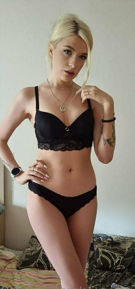 aliyarowefree Images