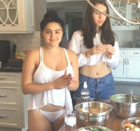Ariel Winter sexy star photos