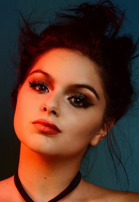 Ariel Winter pornstar erotic photos