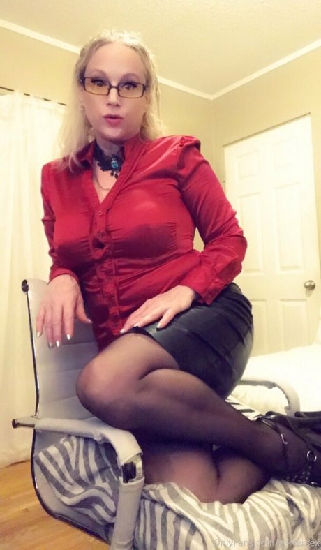 makeup artist onlyfans free nude image