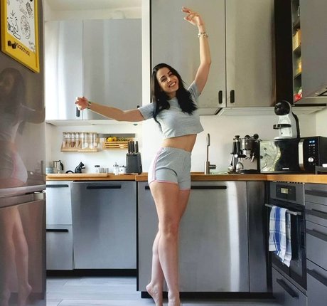 Sara Stefanizzi xxx pornstar pic