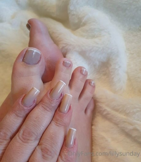 lillysunday adult model img