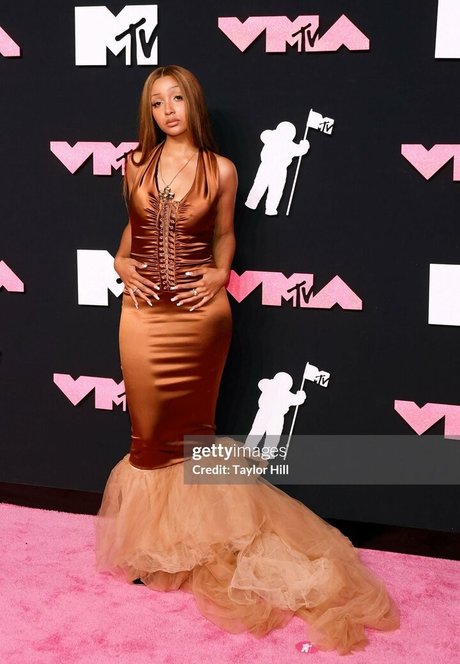 PinkPantheress star best photos