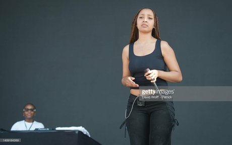 PinkPantheress naked model pictures