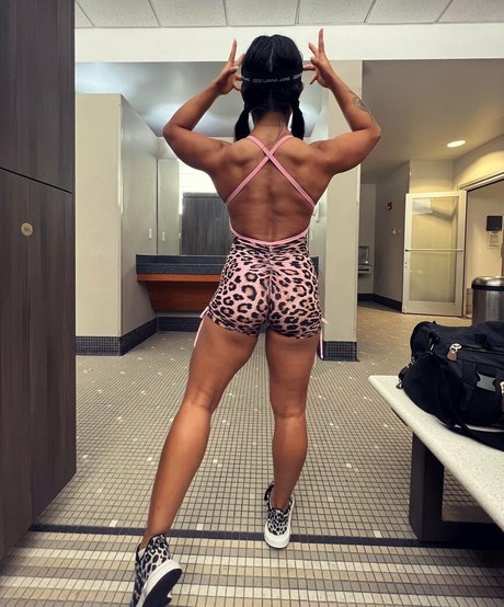 mature squirt onlyfans beautiful pic