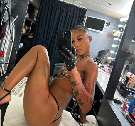 Coi Leray exclusive star image