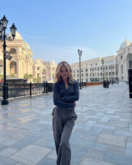 LilyMayMac nude pornstar photos