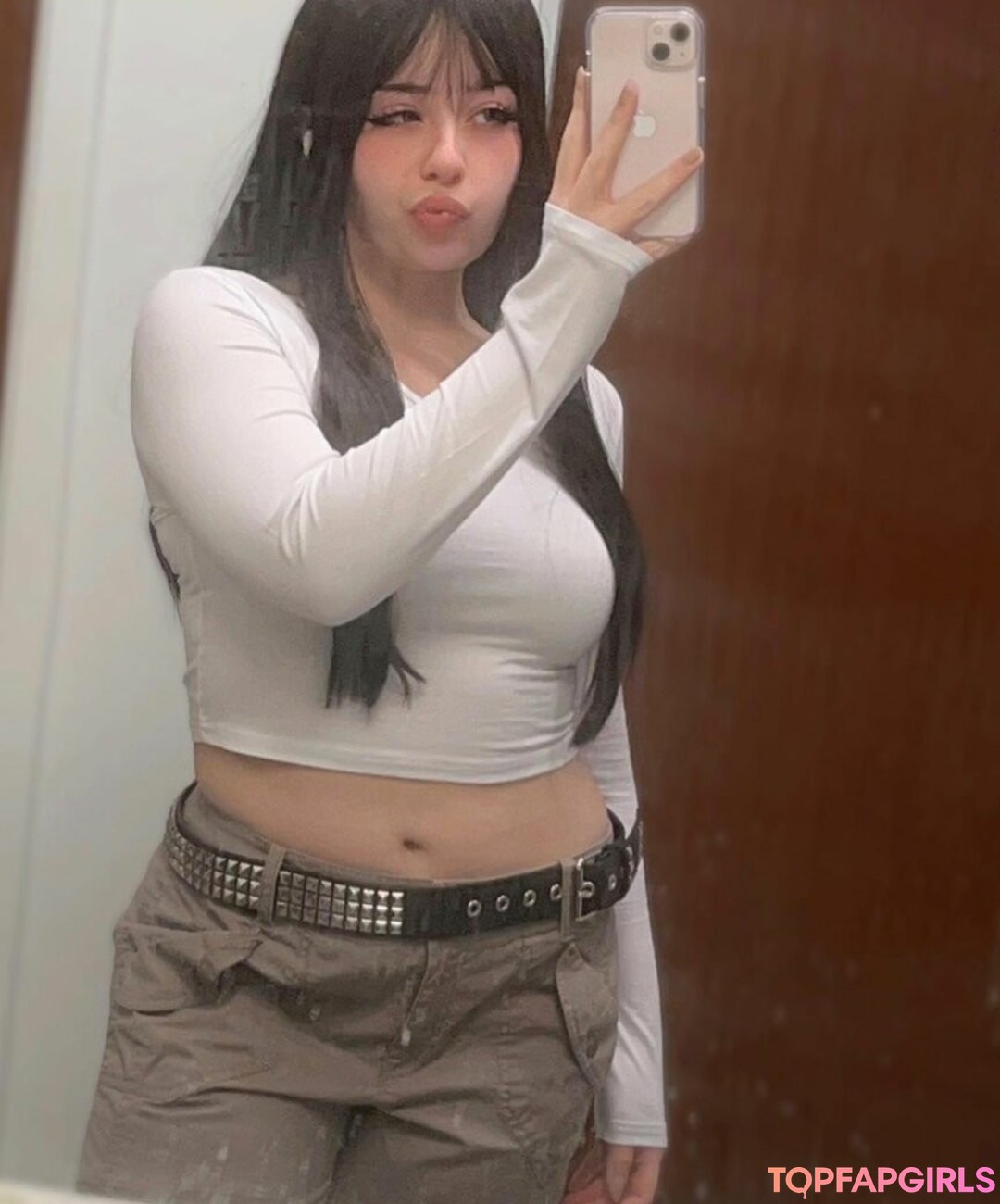 _sugashi erotic model picture