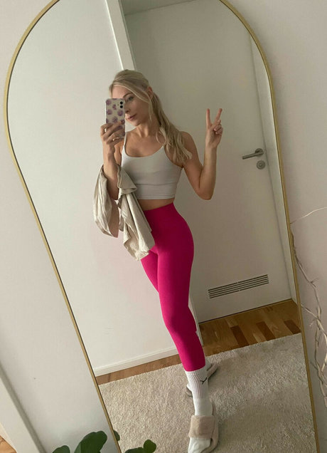 Milschbaum model xxx photo