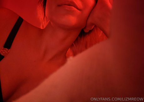 Lizmreow art actress picture