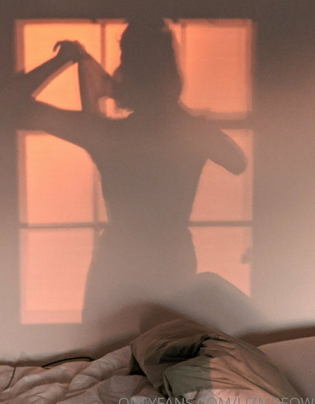 Lizmreow exclusive star pictures