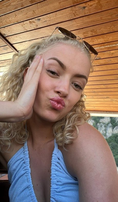 russian pussy onlyfans beautiful photo