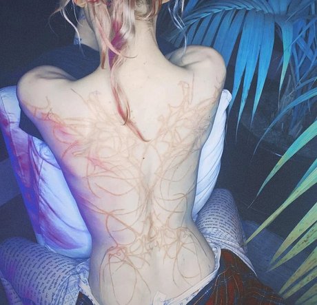 Grimes nudes actress img