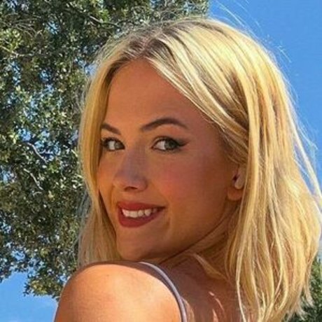 Bethfit free model photo