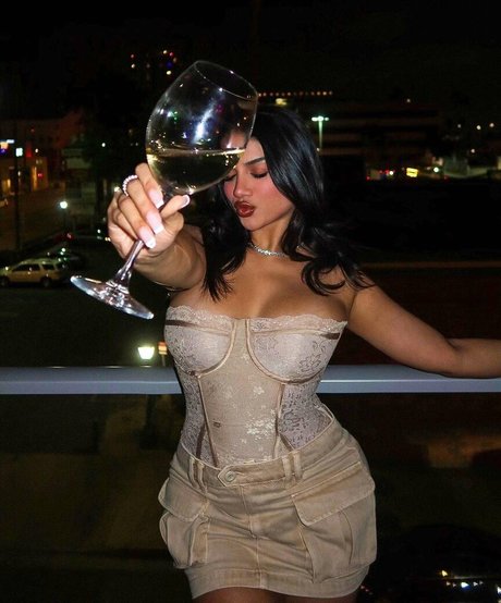 Alishba Sheikh porn model pictures