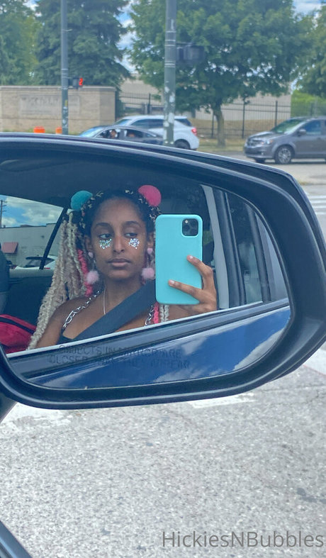 hickiesnbubbles pornstar nude photos