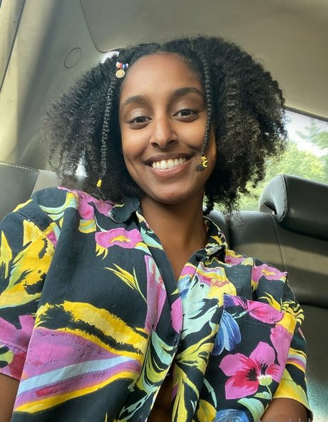 hickiesnbubbles star nude images