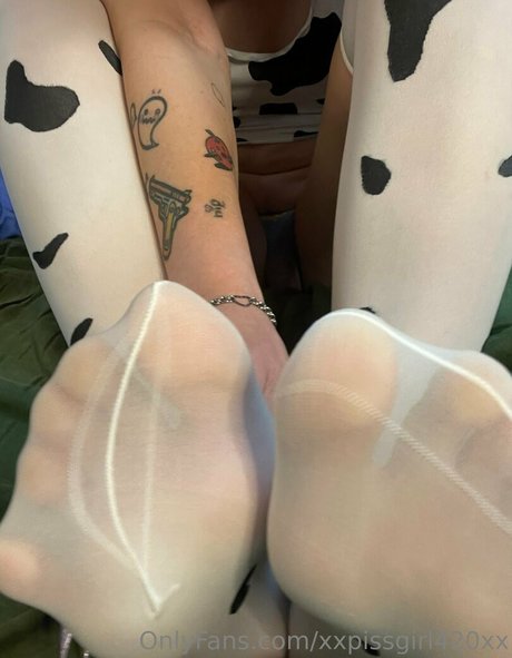 xxpissgirl420xx sex star images