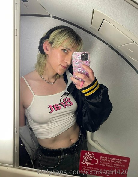 xxpissgirl420xx sexy star photo