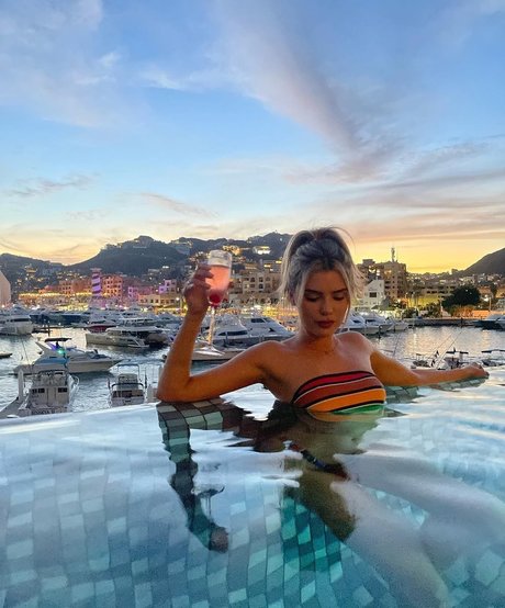 Alissa Violet erotic actress photo