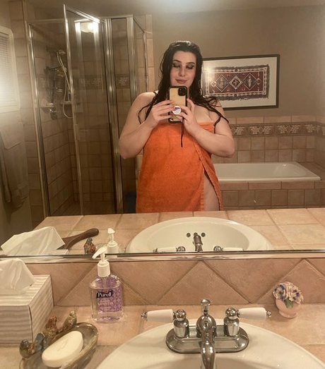 Moxy Mary star erotic pictures