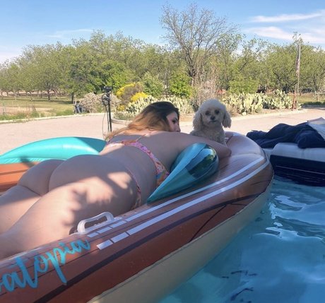 Moxy Mary nudes star pictures