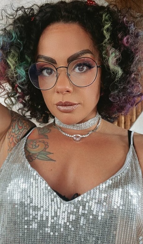 Solo Darling pretty pornstar gallery