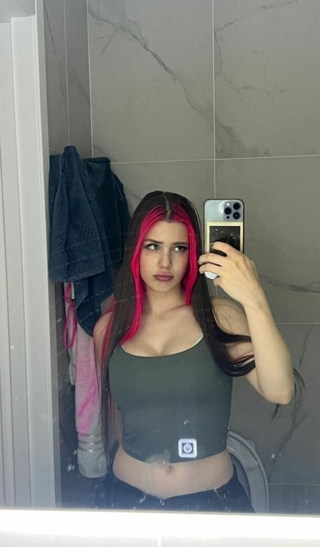 akyuliych nude model archive