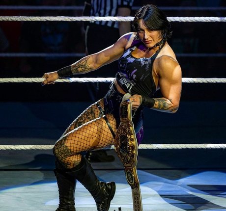 nude strip onlyfans exclusive images