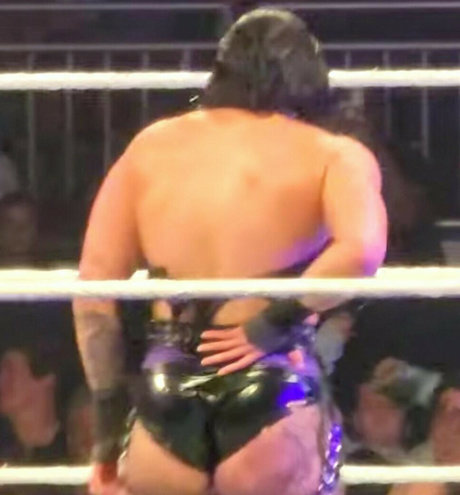 brunette petite onlyfans naked gallery