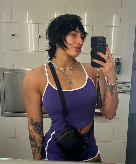 shemale cumshot onlyfans beautiful nude pics