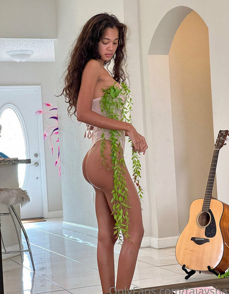 Tai Aysha adult star img