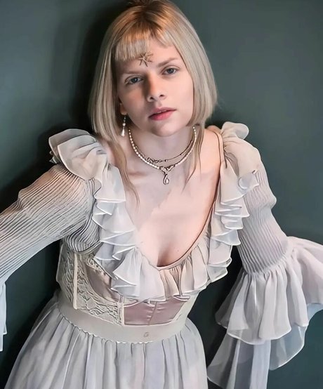 Aurora Aksnes star pretty pic