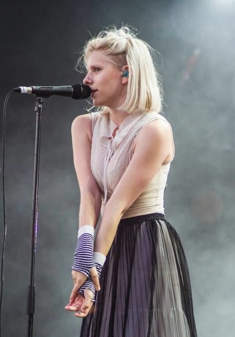 mirror onlyfans pornos image