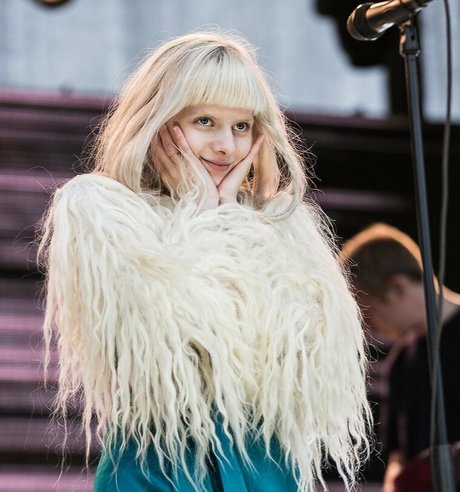 young onlyfans hot xxx gallery