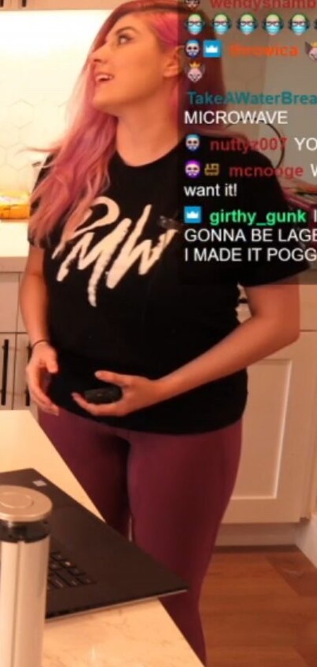 Alluux hot star pics