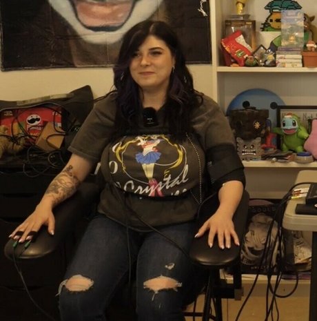 Alluux top pornstar pic