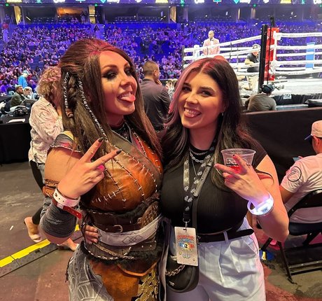 Alluux exclusive pornstar gallery