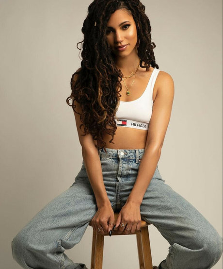 Vick Hope Profile