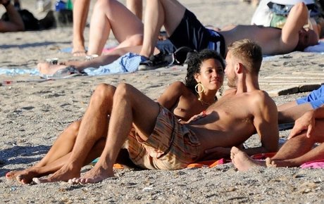 Vick Hope pretty star galleries